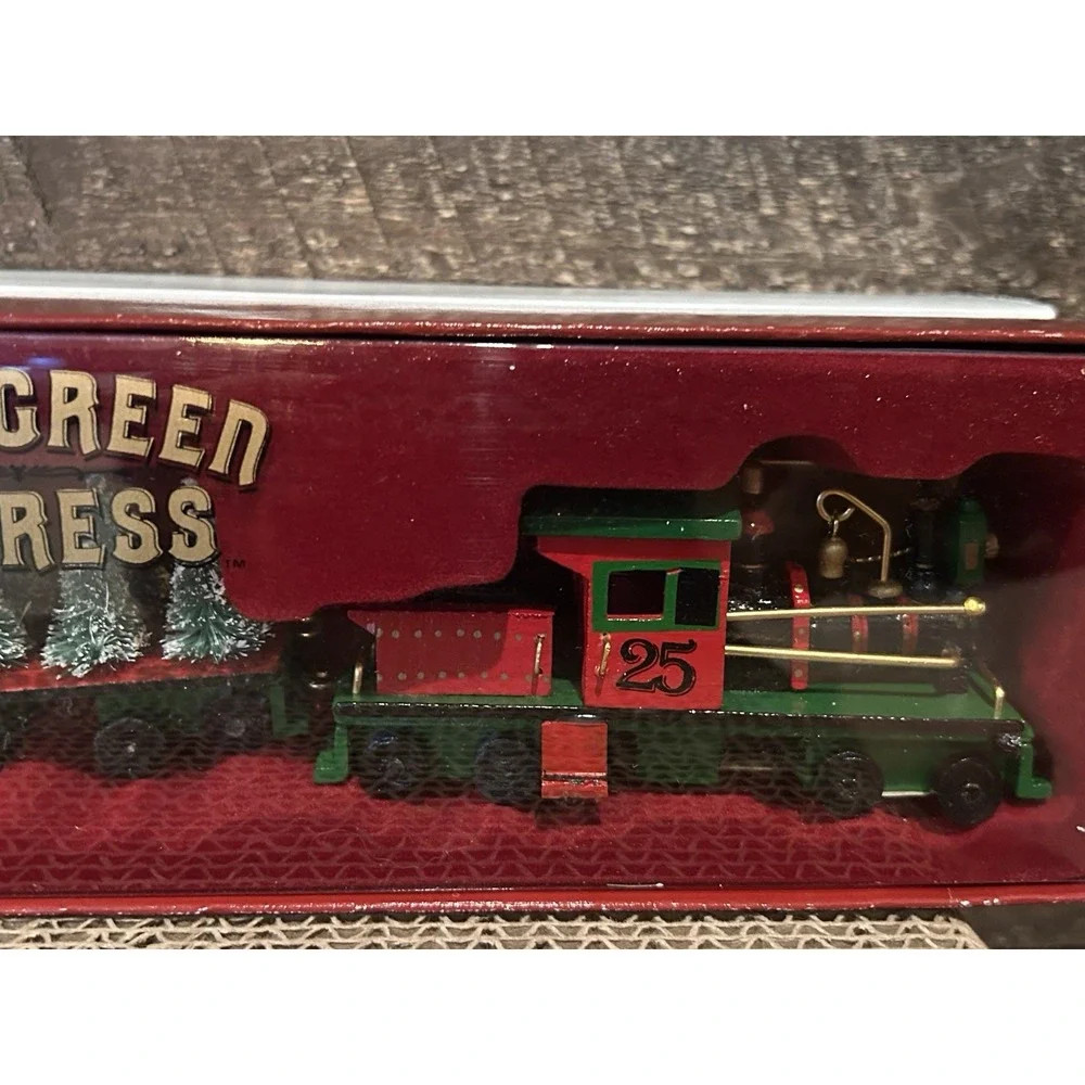 Vintage Roman Inc. Wooden Evergreen Express 1986 Mini Christmas Display Train‎
